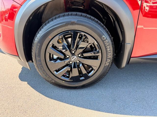 Certified 2024 Nissan Pathfinder SV w/ Black Appearance Package image 9