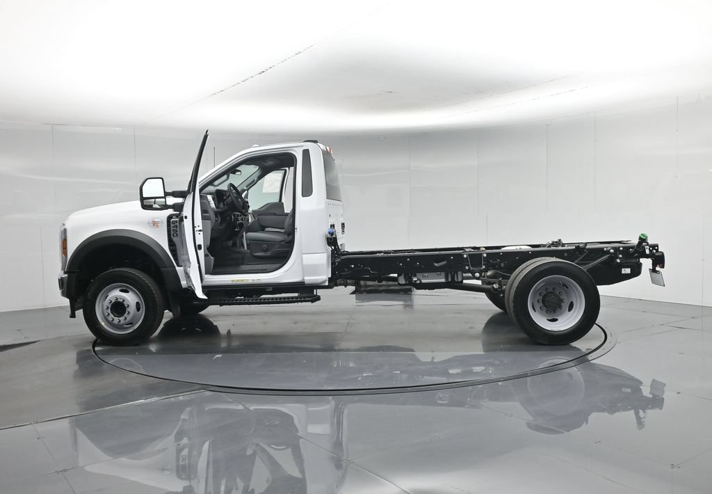 New 2026 Ford F450 XL w/ XL Chrome Package RWD image 4