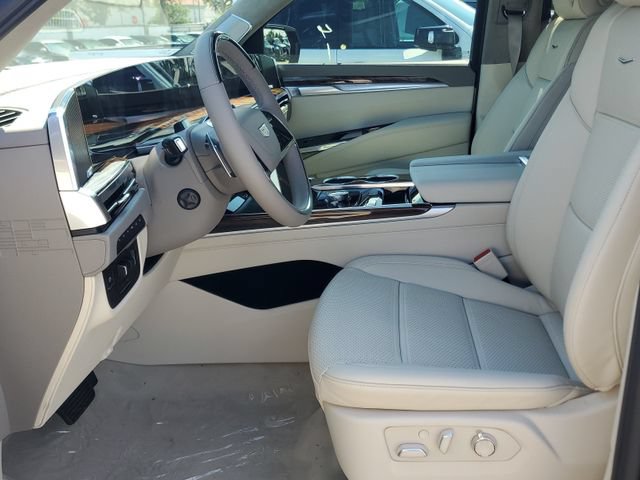 New 2026 Cadillac Escalade Platinum Sport w/ LPO, ONYX Package AWD/4WD image 11