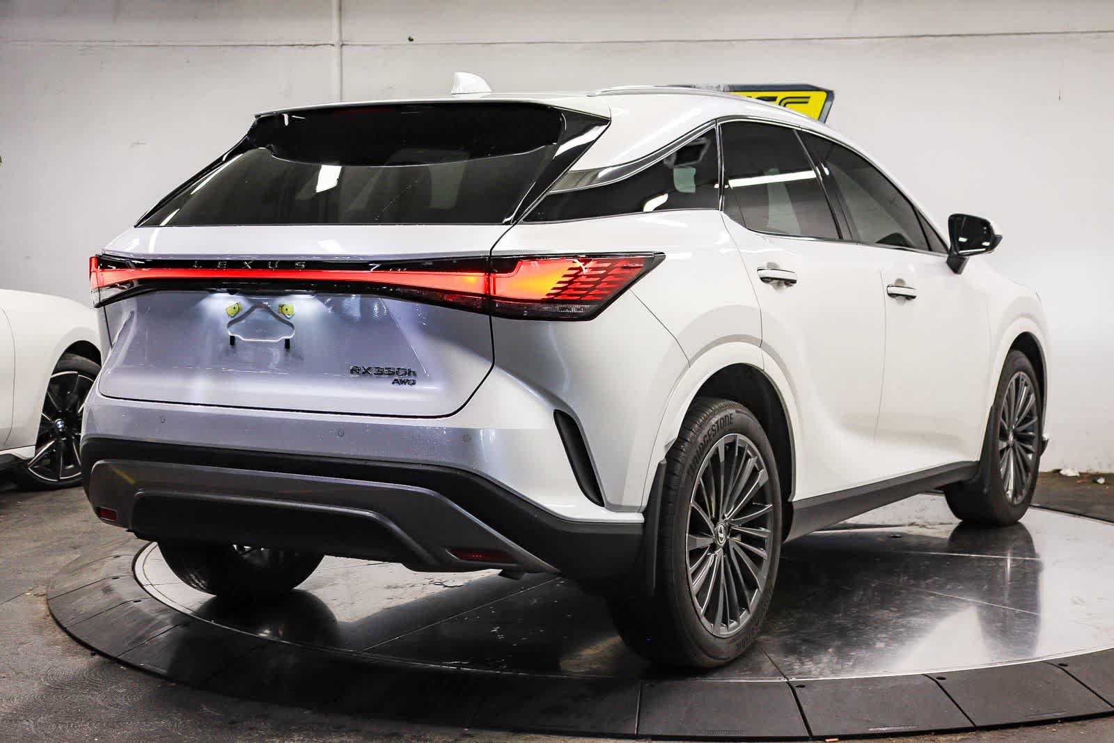 Used 2024 Lexus RX 350h w/ Convenience Package AWD/4WD image 10