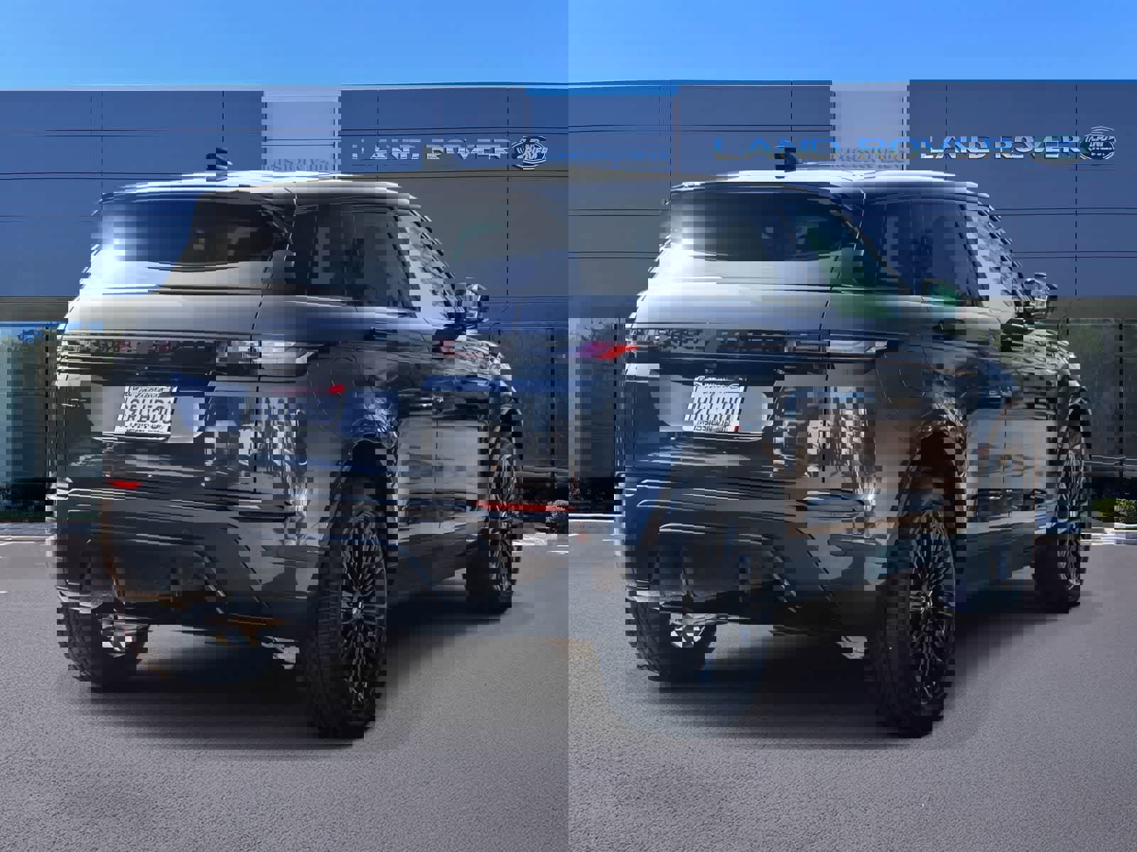 Used 2025 Land Rover Range Rover Evoque S image 4