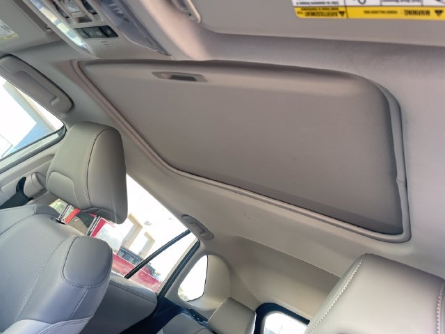 Used 2019 Toyota RAV4 Limited w/ Cold Weather Package FWD image 23