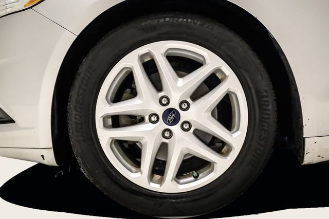 Used 2015 Ford Fusion SE image 9