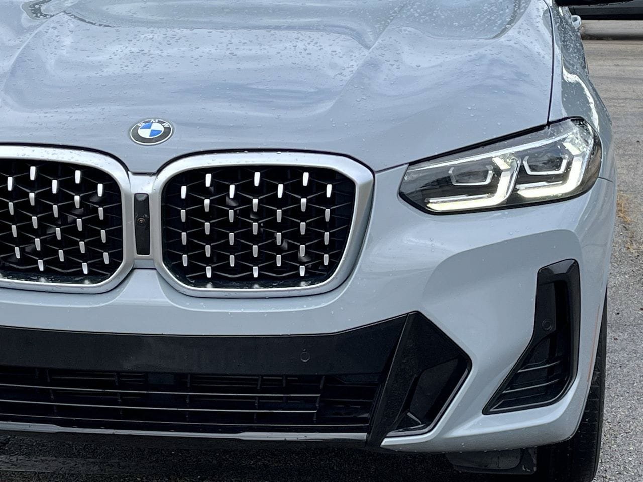 Used 2022 BMW X4 xDrive30i AWD/4WD image 8