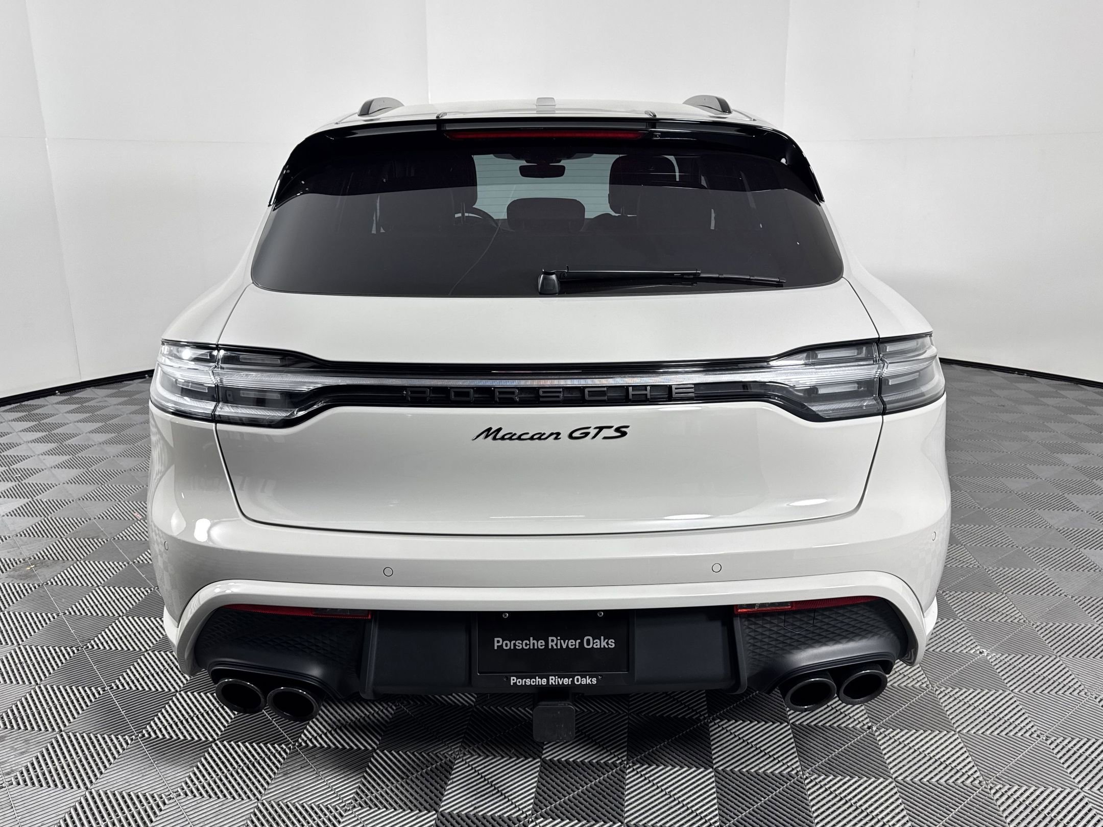 Certified 2025 Porsche Macan GTS image 10