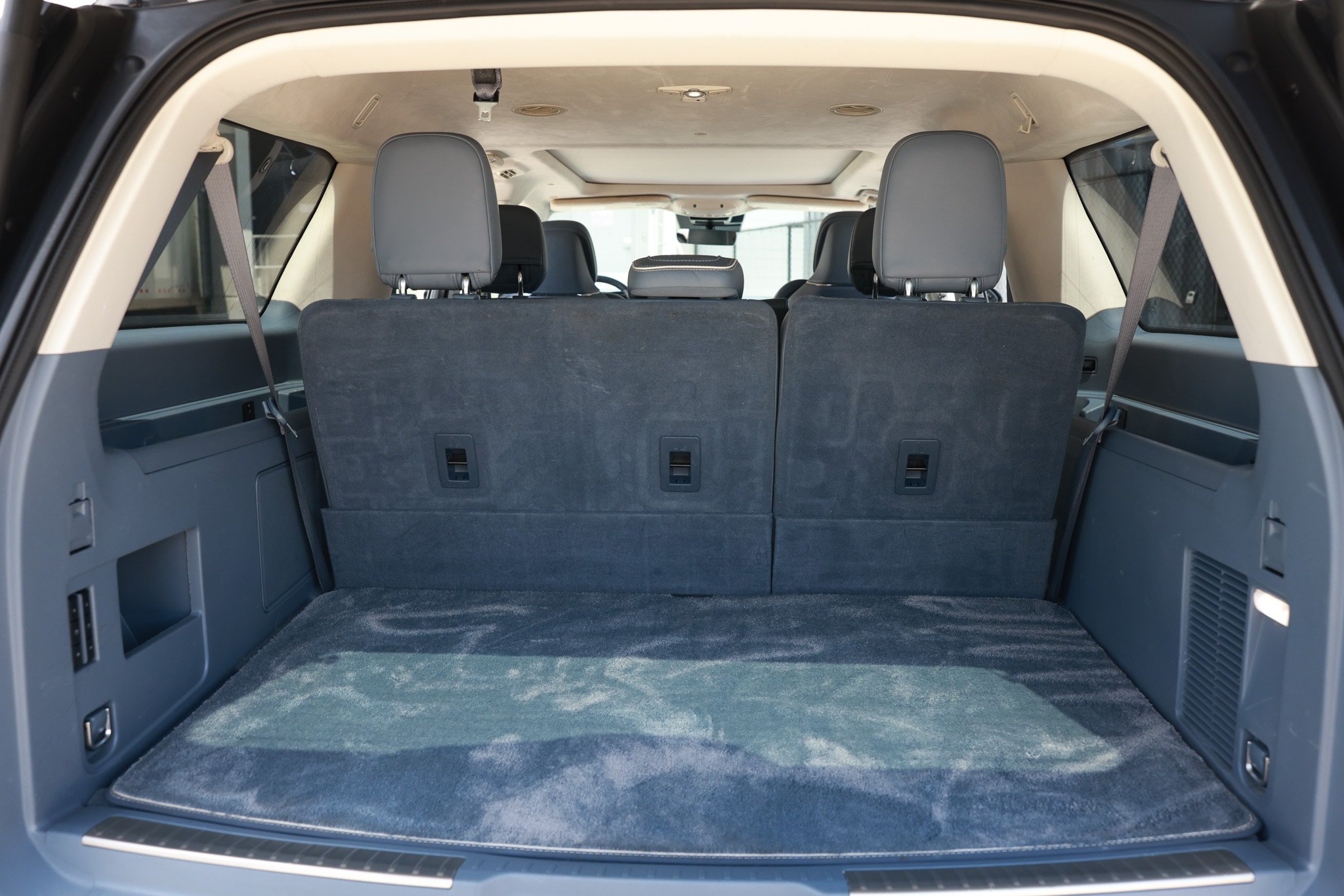 Used 2020 Lincoln Navigator L Black Label w/ Cargo Convenience Package AWD/4WD image 30