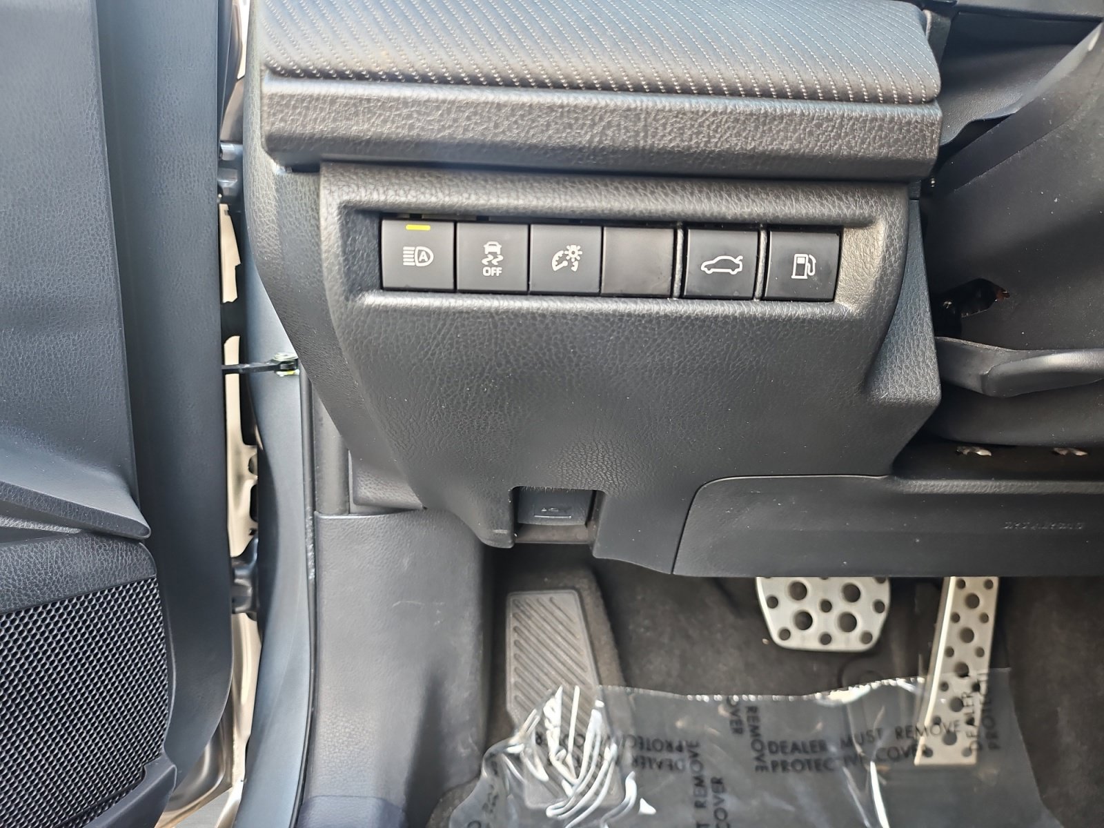 Used 2025 Toyota Camry SE FWD image 33