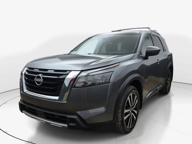 Used 2025 Nissan Pathfinder Platinum FWD image 10