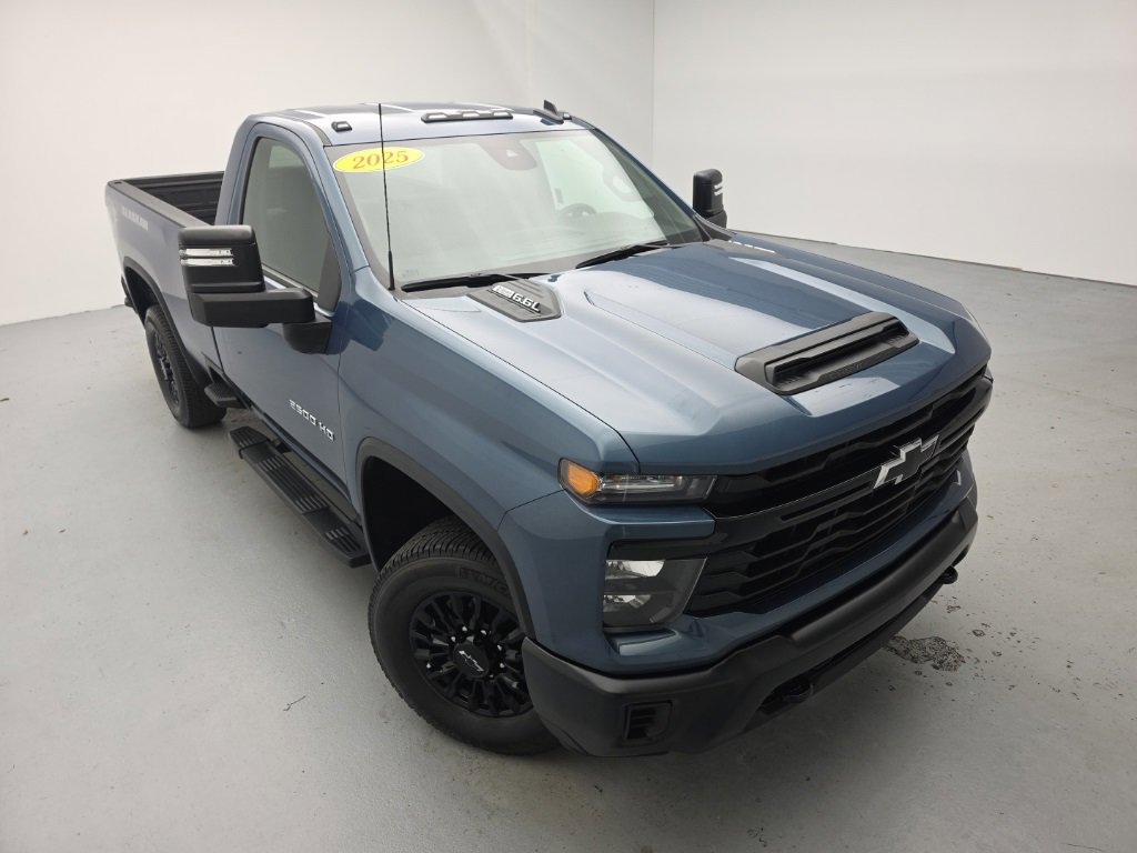 Used 2025 Chevrolet Silverado 2500 W/T image 2