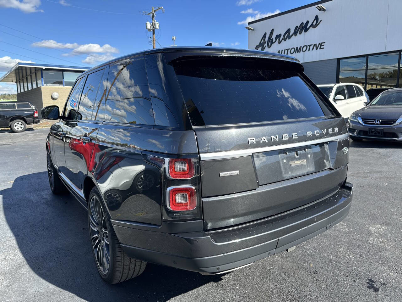 Used 2018 Land Rover Range Rover Autobiography image 18