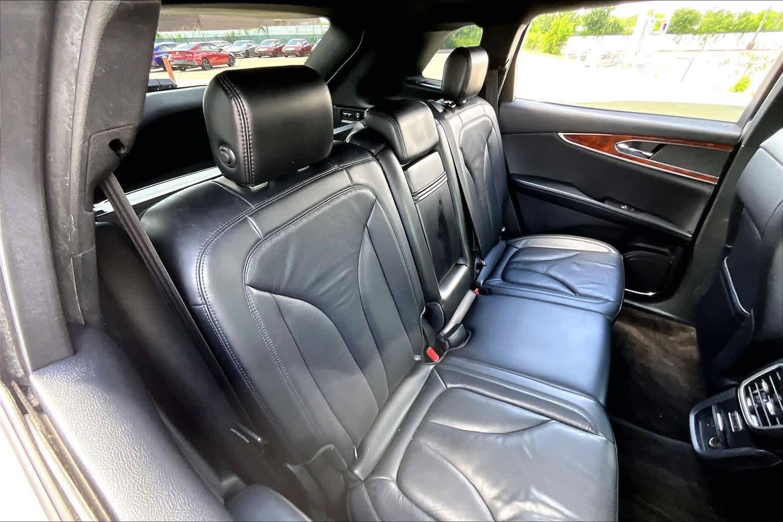 Used 2018 Lincoln MKX Reserve w/ Driver Assistance Package FWD image 19