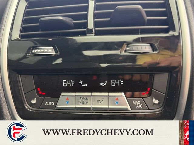 Used 2025 BMW X7 M60i AWD/4WD image 32
