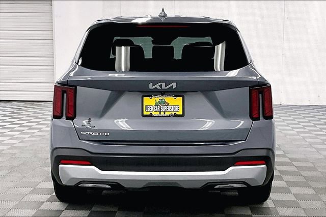 Used 2025 Kia Sorento LX image 5