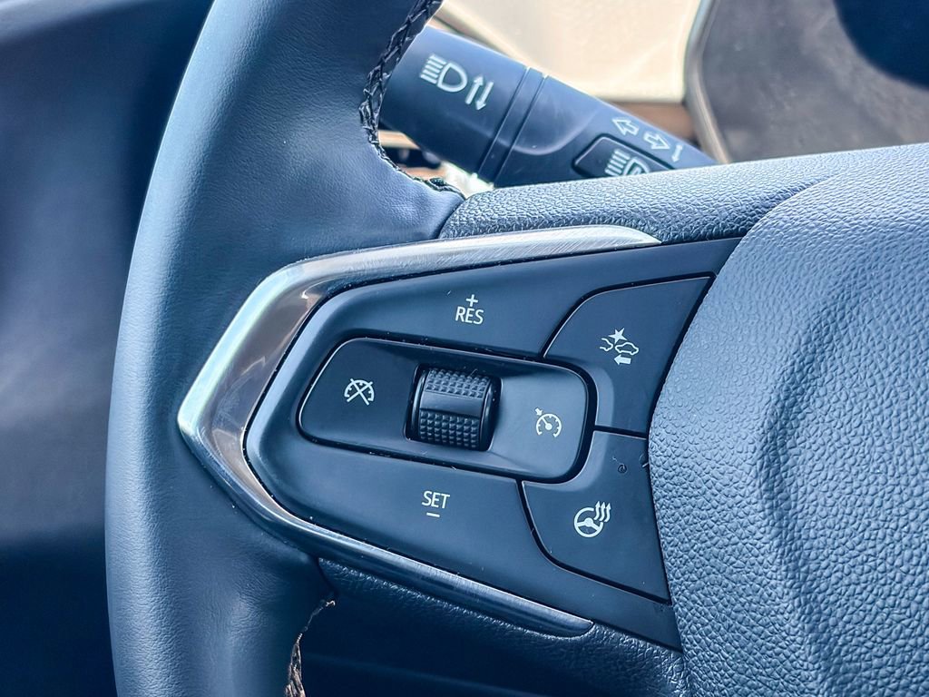 Used 2025 Chevrolet Trax ACTIV w/ Sunroof Package FWD image 20