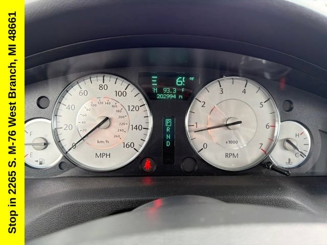 Used 2010 Chrysler 300 C RWD image 25