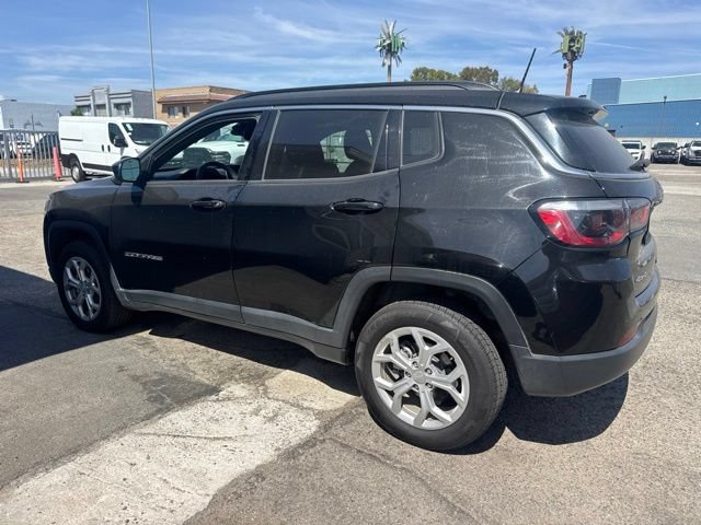 Used 2024 Jeep Compass Latitude AWD/4WD image 8