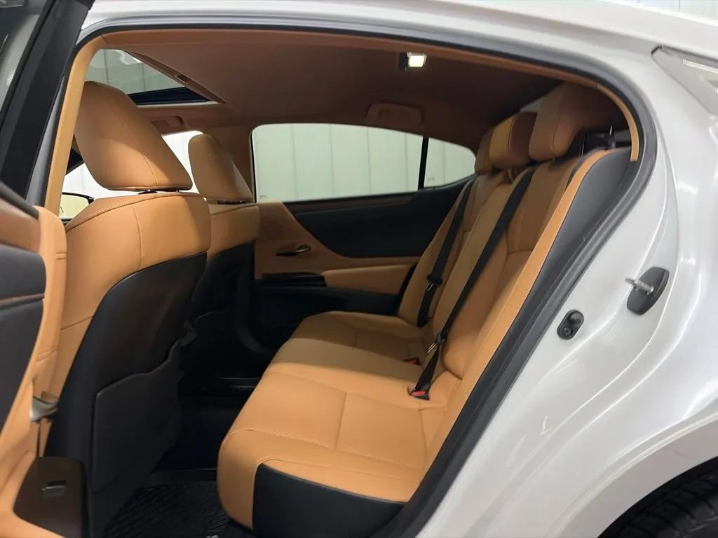 Used 2025 Lexus ES 250 w/ Premium Package AWD/4WD image 13