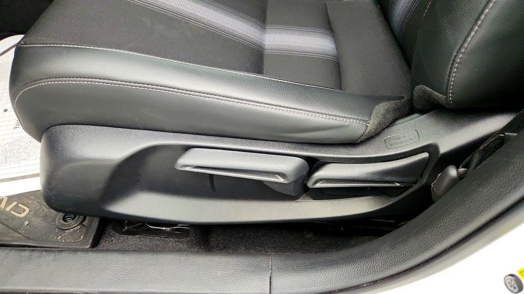 Used 2025 Honda Civic Sport image 11