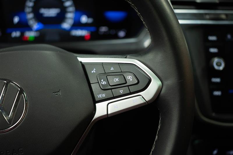 Used 2022 Volkswagen Tiguan SE w/ Panoramic Sunroof Package image 26