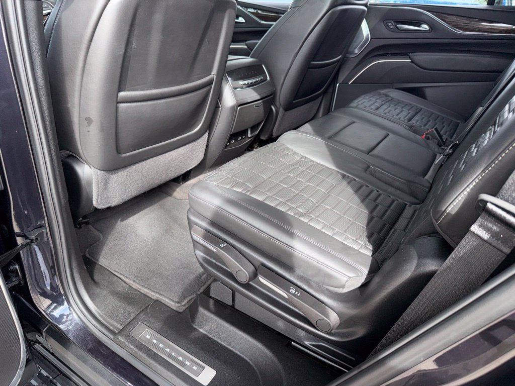 Used 2024 Cadillac Escalade Sport Platinum w/ LPO, ONYX Package AWD/4WD image 27
