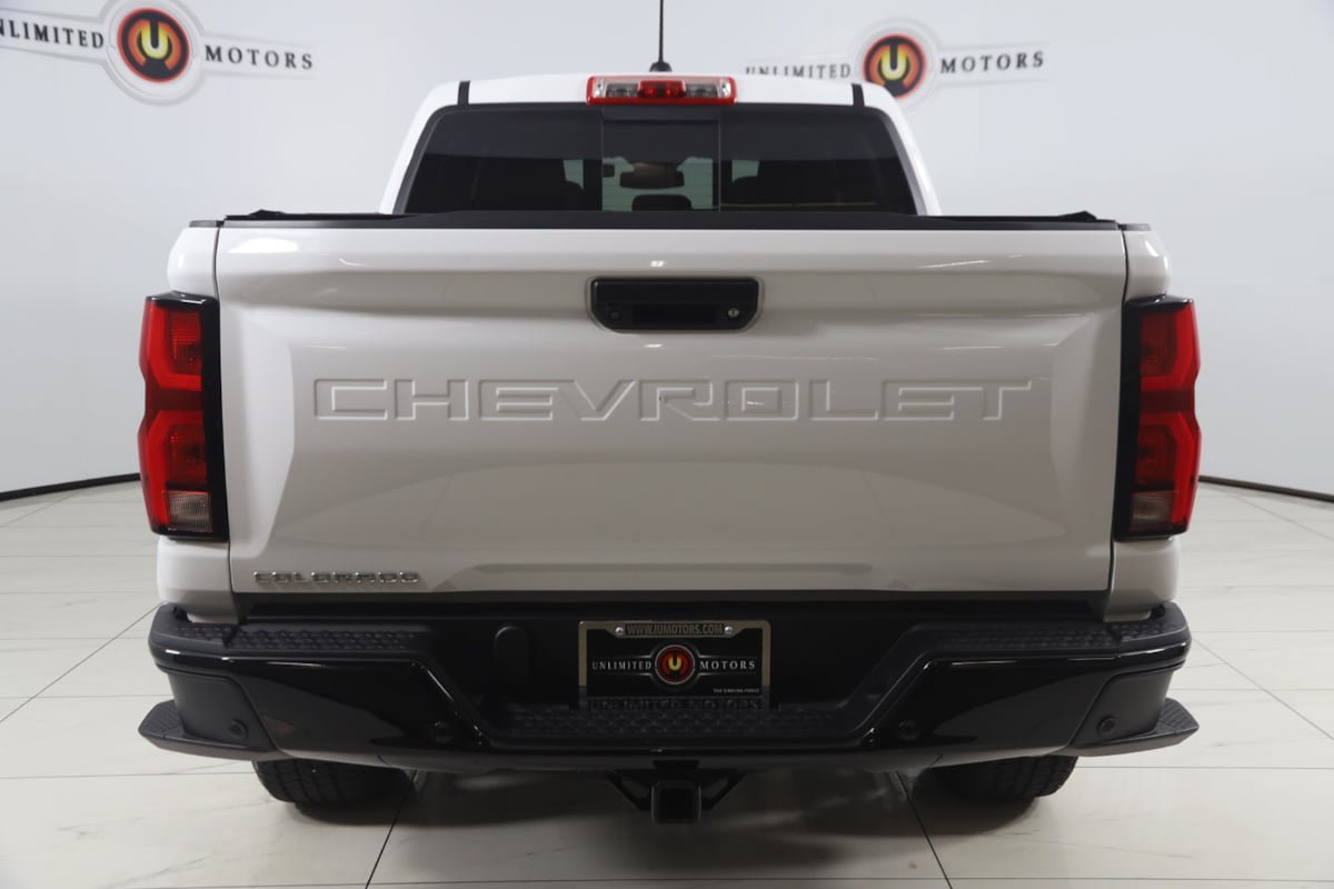 Used 2024 Chevrolet Colorado Z71 w/ Z71 Convenience Package 2 AWD/4WD image 42