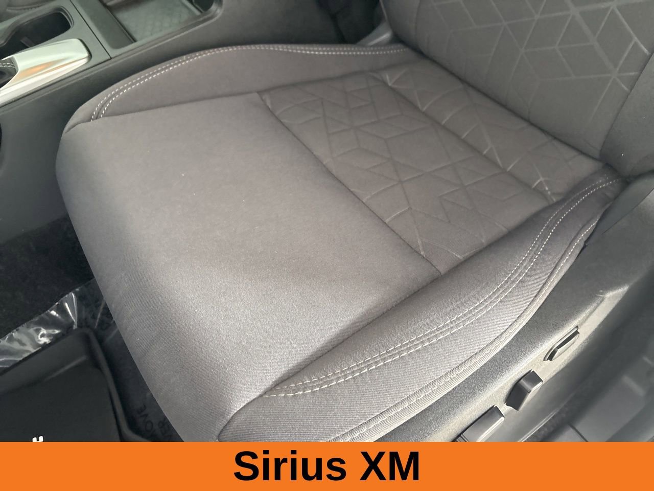 Used 2025 Nissan Frontier SV w/ SV Convenience Package image 9