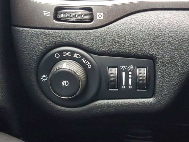 Used 2022 Jeep Cherokee Trailhawk w/ Trailer Tow Group image 19