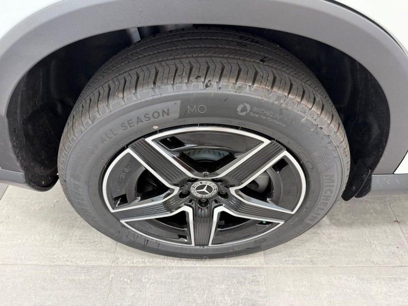 New 2026 Mercedes-Benz GLC 300 4MATIC image 3