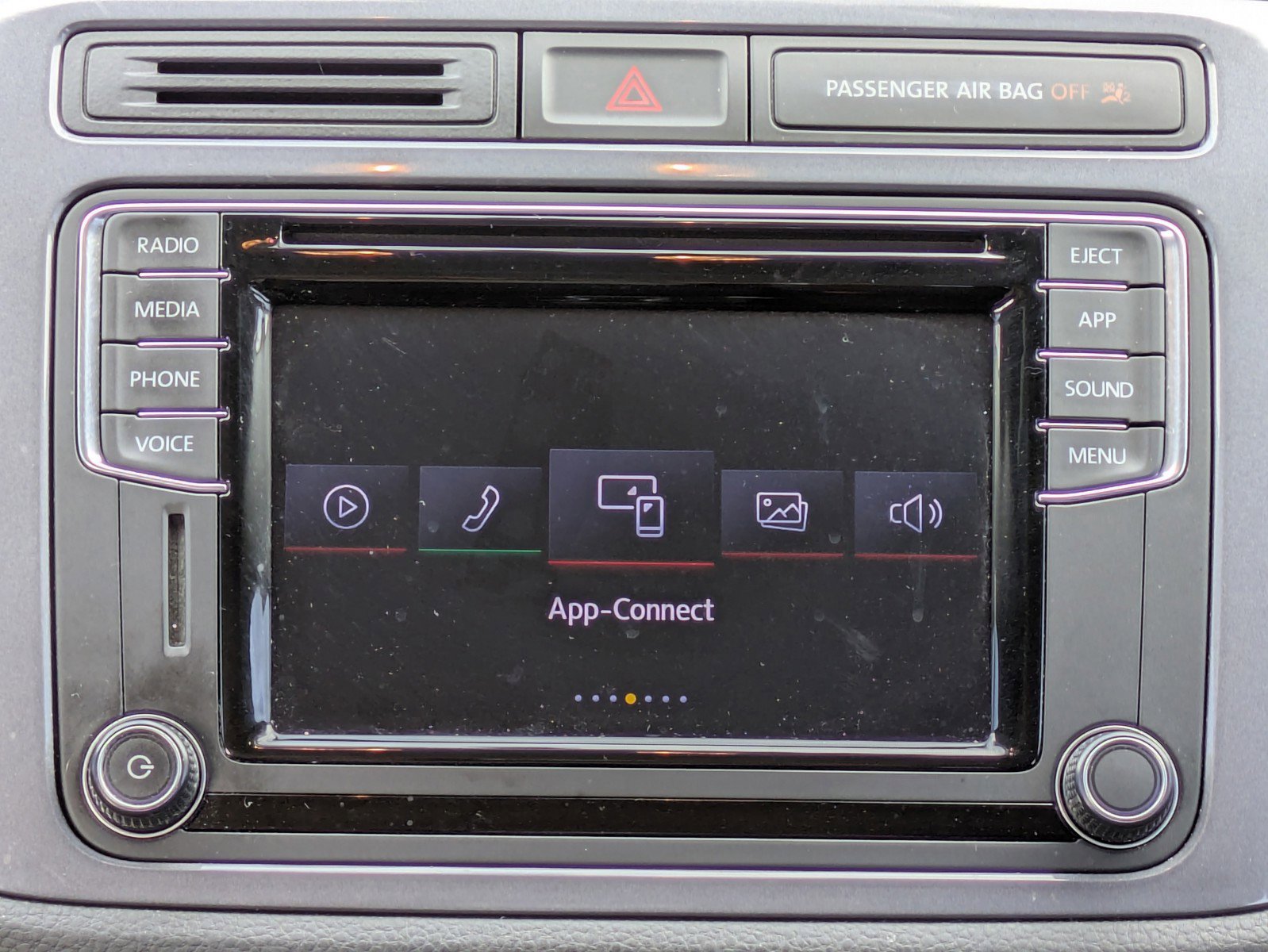 Used 2017 Volkswagen Tiguan S image 13