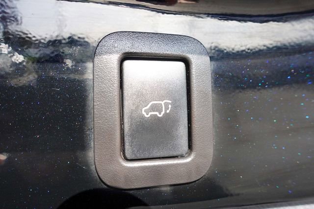 Used 2018 Toyota Highlander Limited Platinum w/ Carpet Mat Package (TMS) image 32