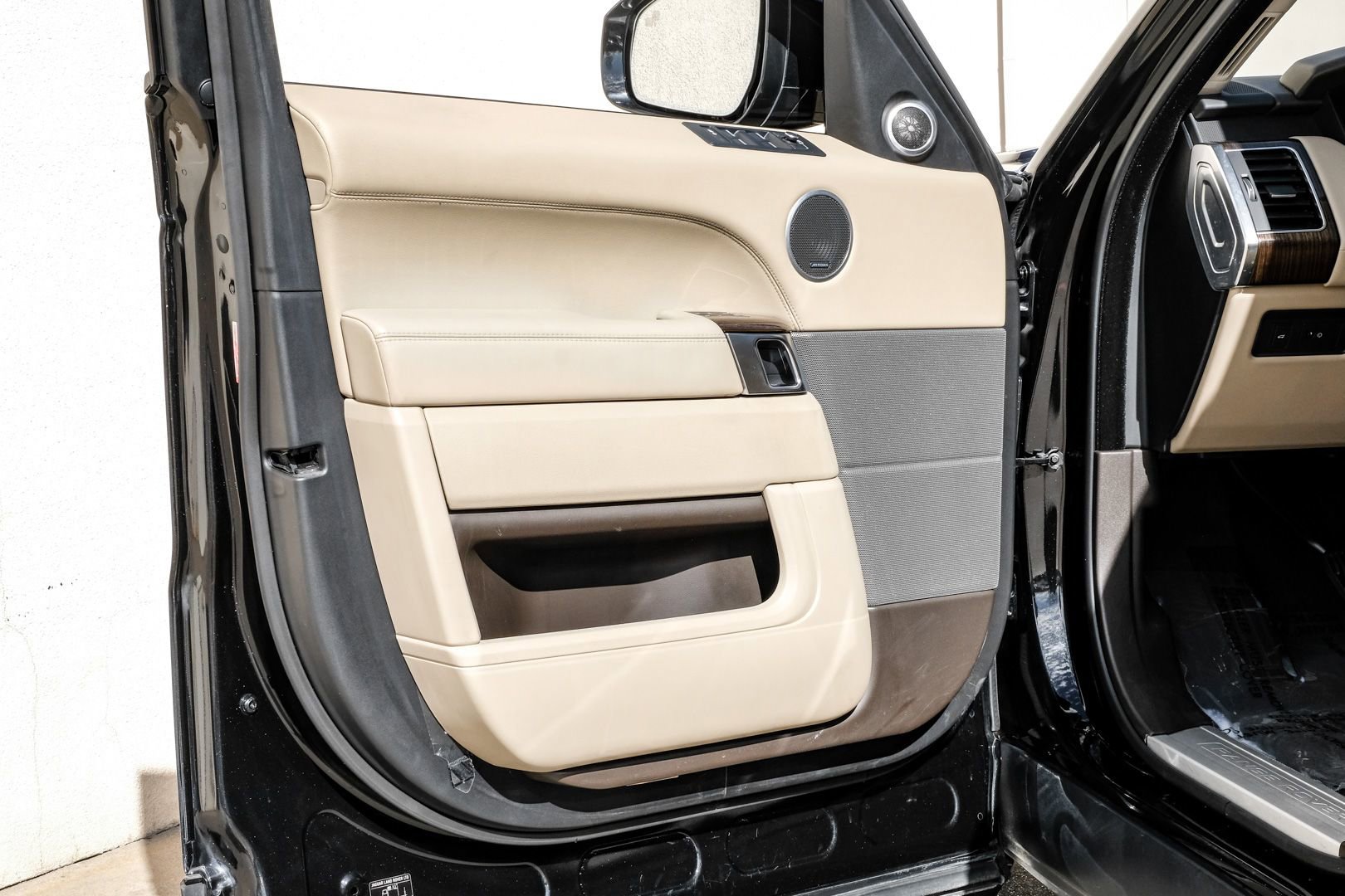 Used 2016 Land Rover Range Rover Sport Supercharged image 39