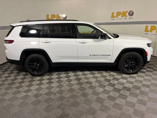 Used 2024 Jeep Grand Cherokee L Altitude AWD/4WD image 2