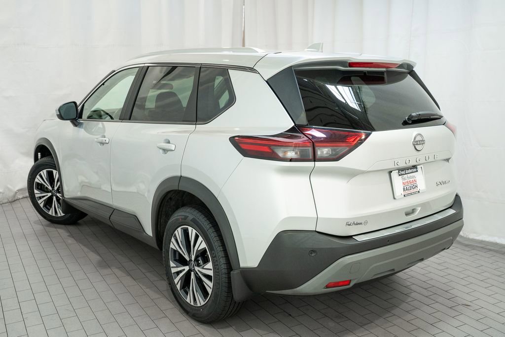 Used 2023 Nissan Rogue SV w/ SV Premium B Package image 3
