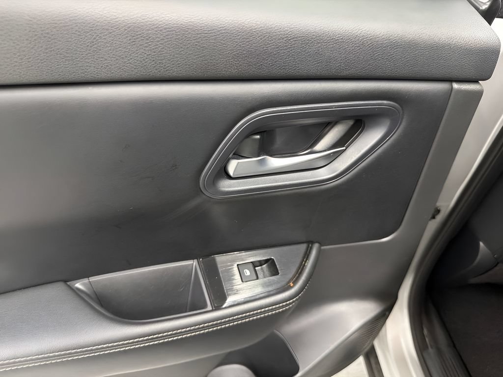 Used 2024 Nissan Rogue SV FWD image 17
