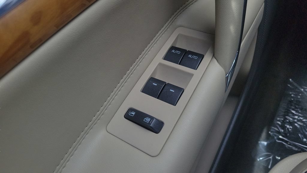 Used 2012 Lincoln MKZ Hybrid FWD image 17