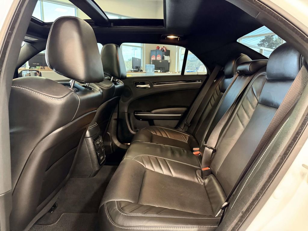 Used 2023 Chrysler 300 C image 15
