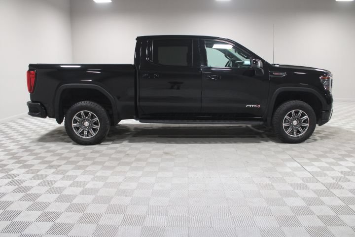 Used 2024 GMC Sierra 1500 AT4 w/ Technology Package AWD/4WD image 12