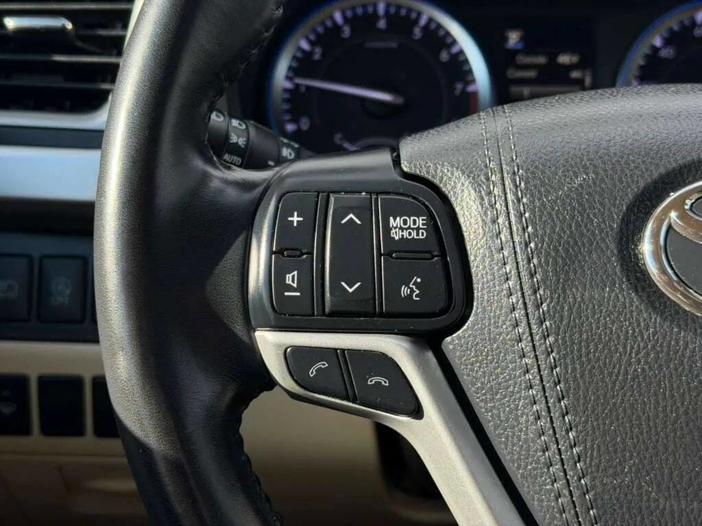 Used 2018 Toyota Highlander XLE image 13