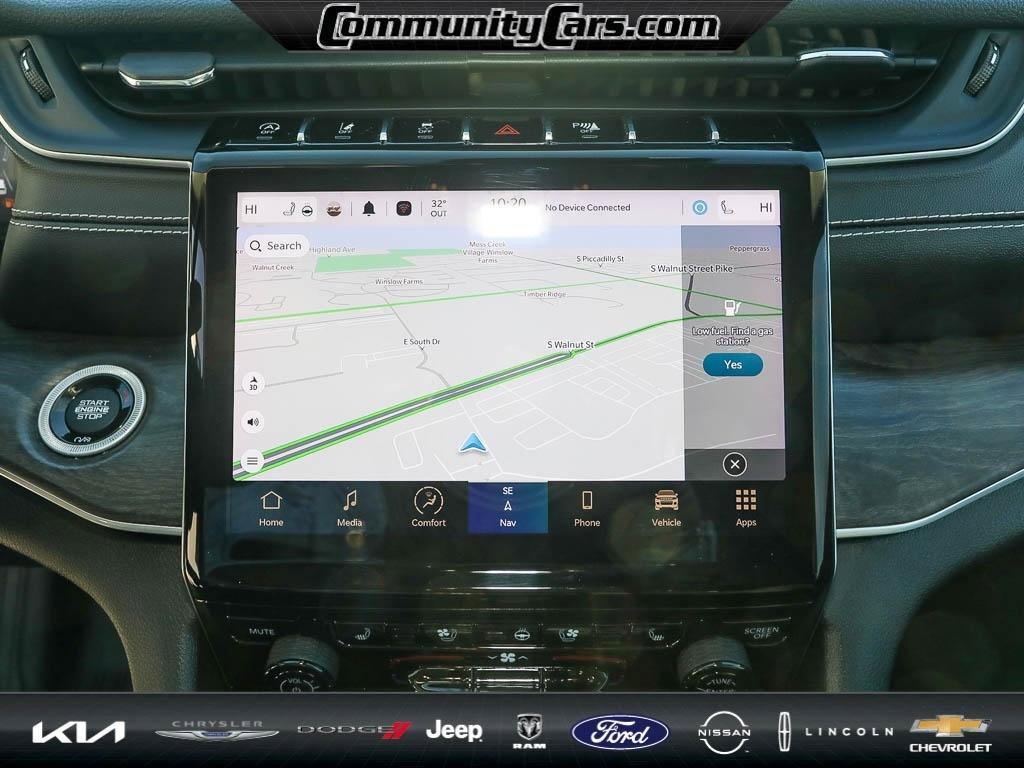 Used 2023 Jeep Grand Cherokee L Limited w/ Luxury Tech Group II image 17