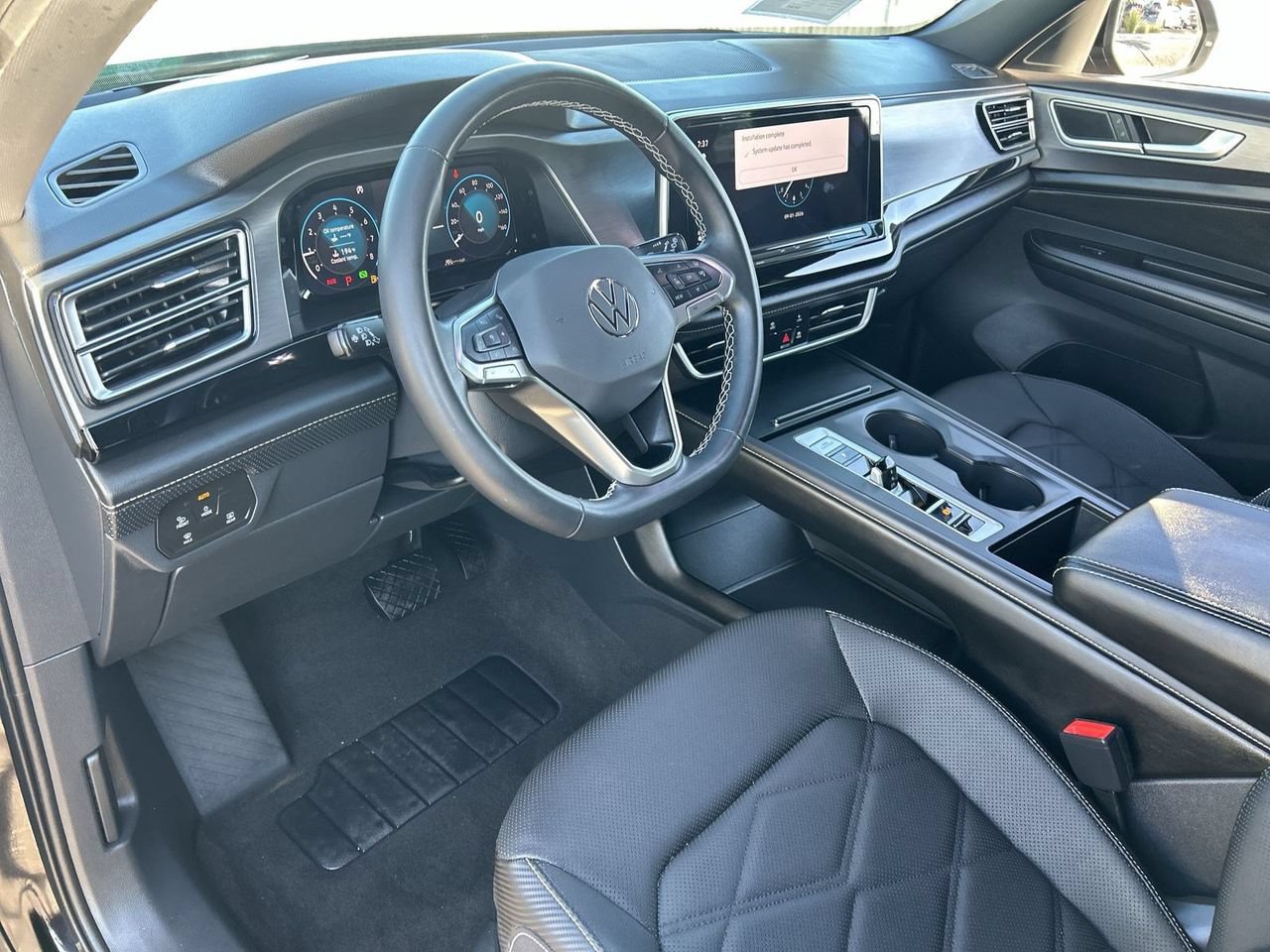 Used 2024 Volkswagen Atlas Cross Sport SE FWD image 15