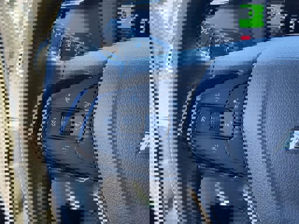 Used 2023 Chevrolet Bolt EUV LT w/ Convenience Package image 11