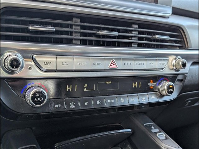 Used 2022 Kia Telluride S image 16