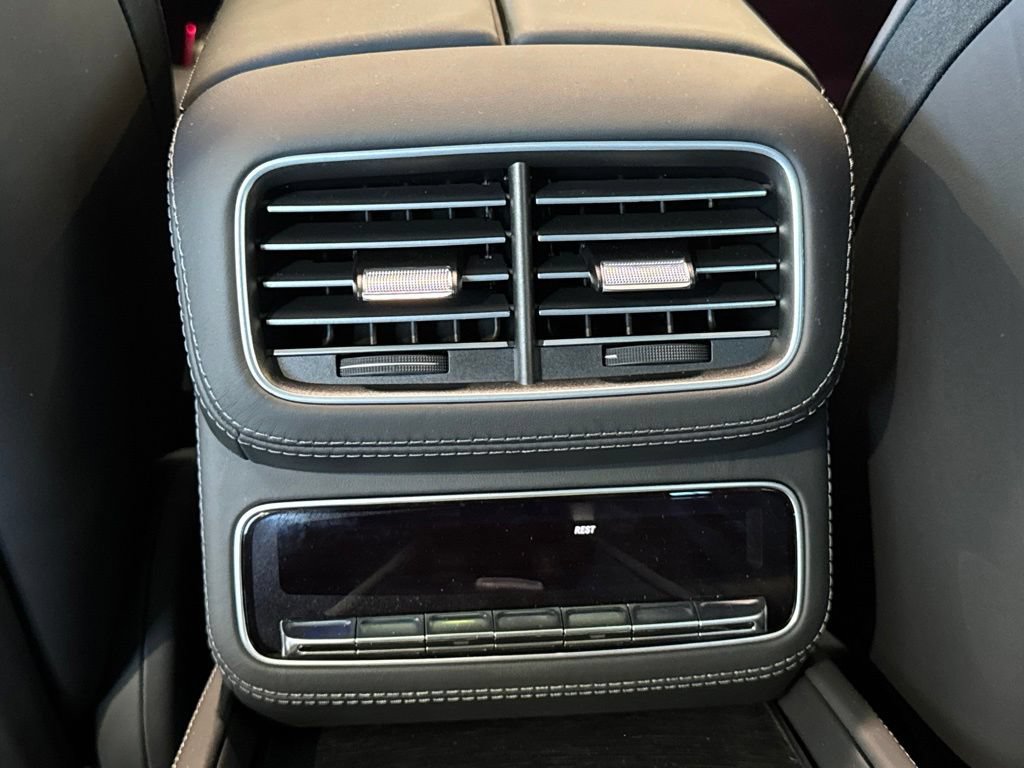 New 2026 Mercedes-Benz Maybach GLS 600 4MATIC image 31
