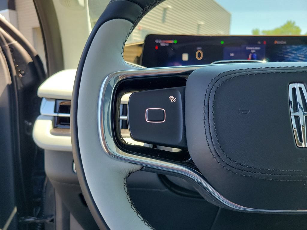 New 2026 Lincoln Navigator Black Label AWD/4WD image 25