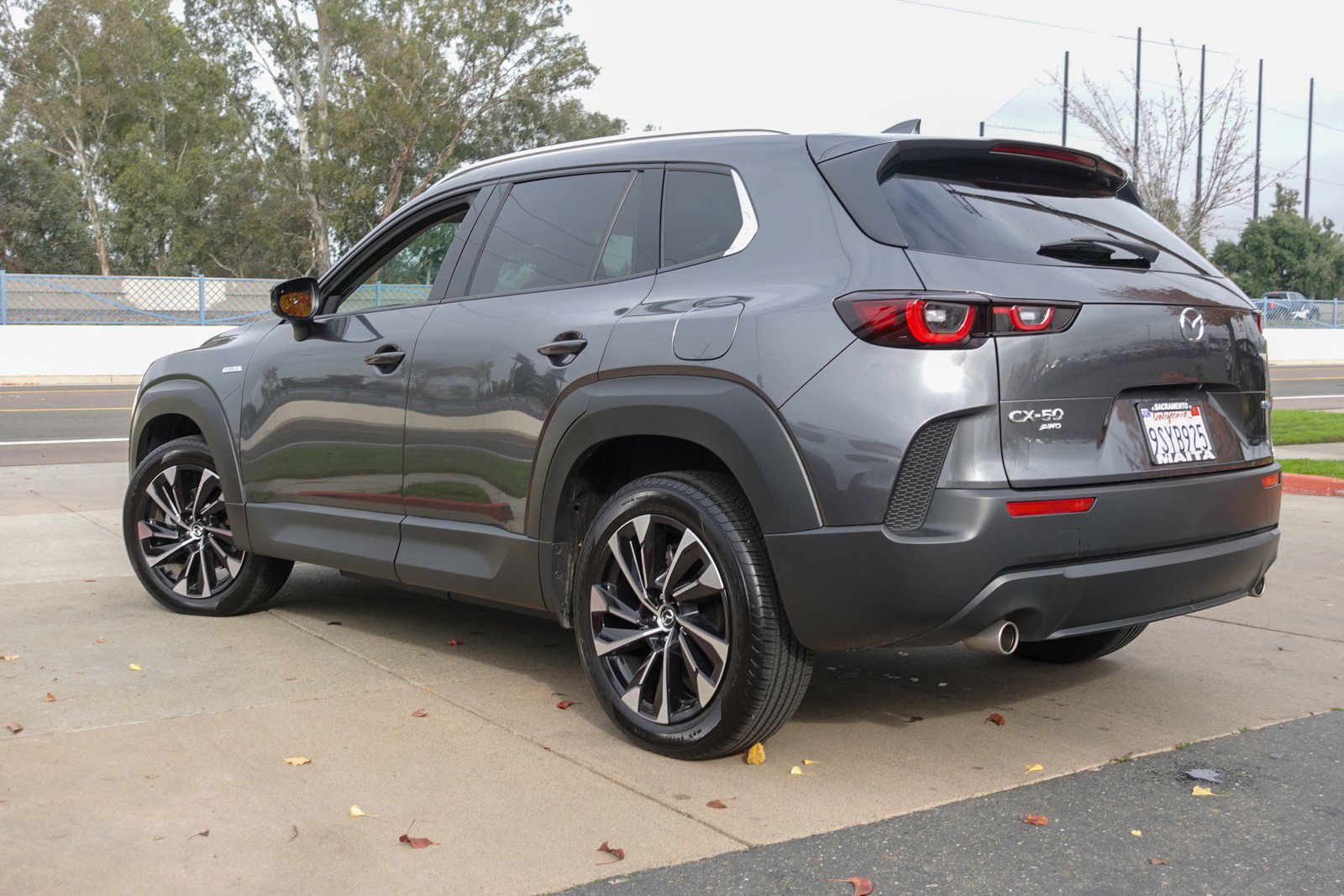 Certified 2025 MAZDA CX-50 2.5 Hybrid w/ Premium Plus Pkg image 7