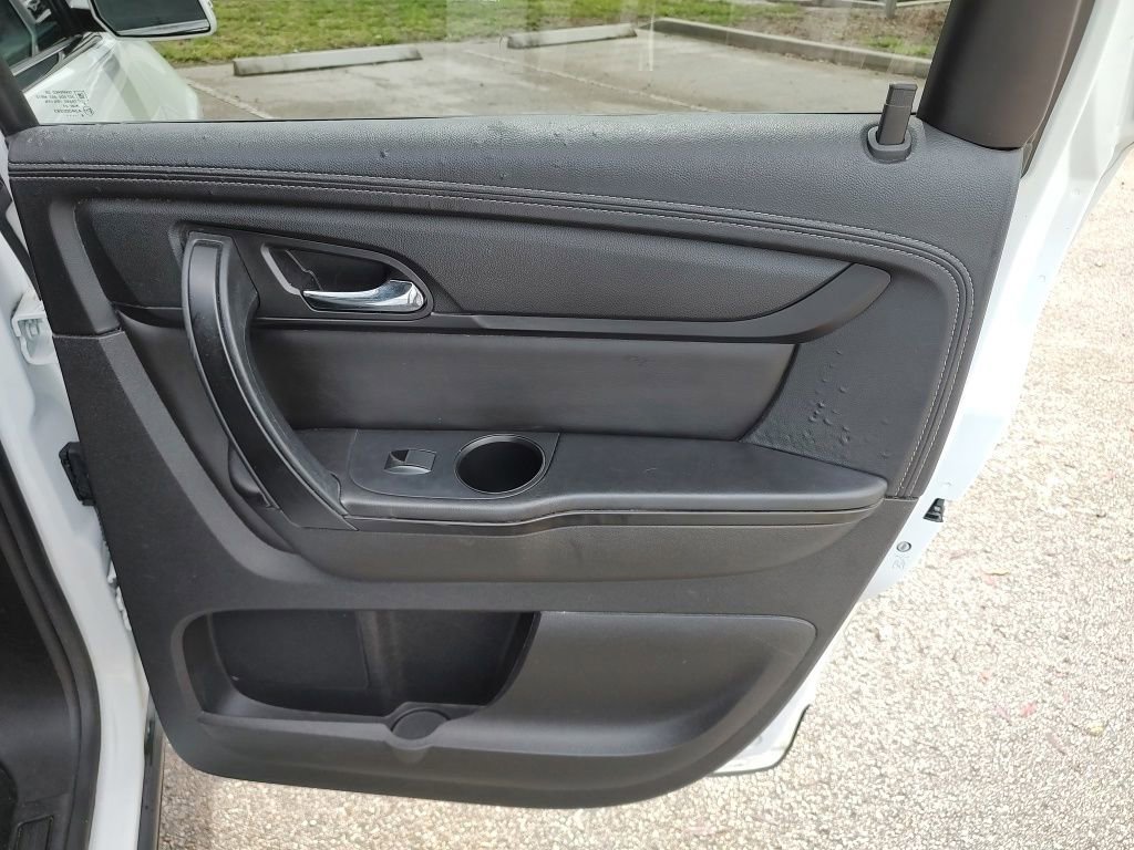 Used 2017 Chevrolet Traverse LT w/ Style and Technology Package image 40