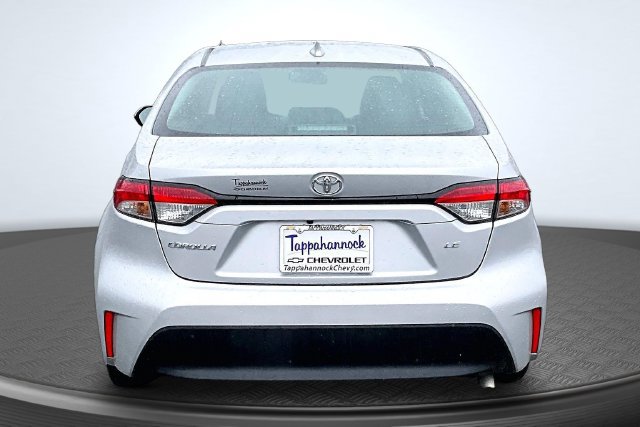 Used 2025 Toyota Corolla LE FWD image 5