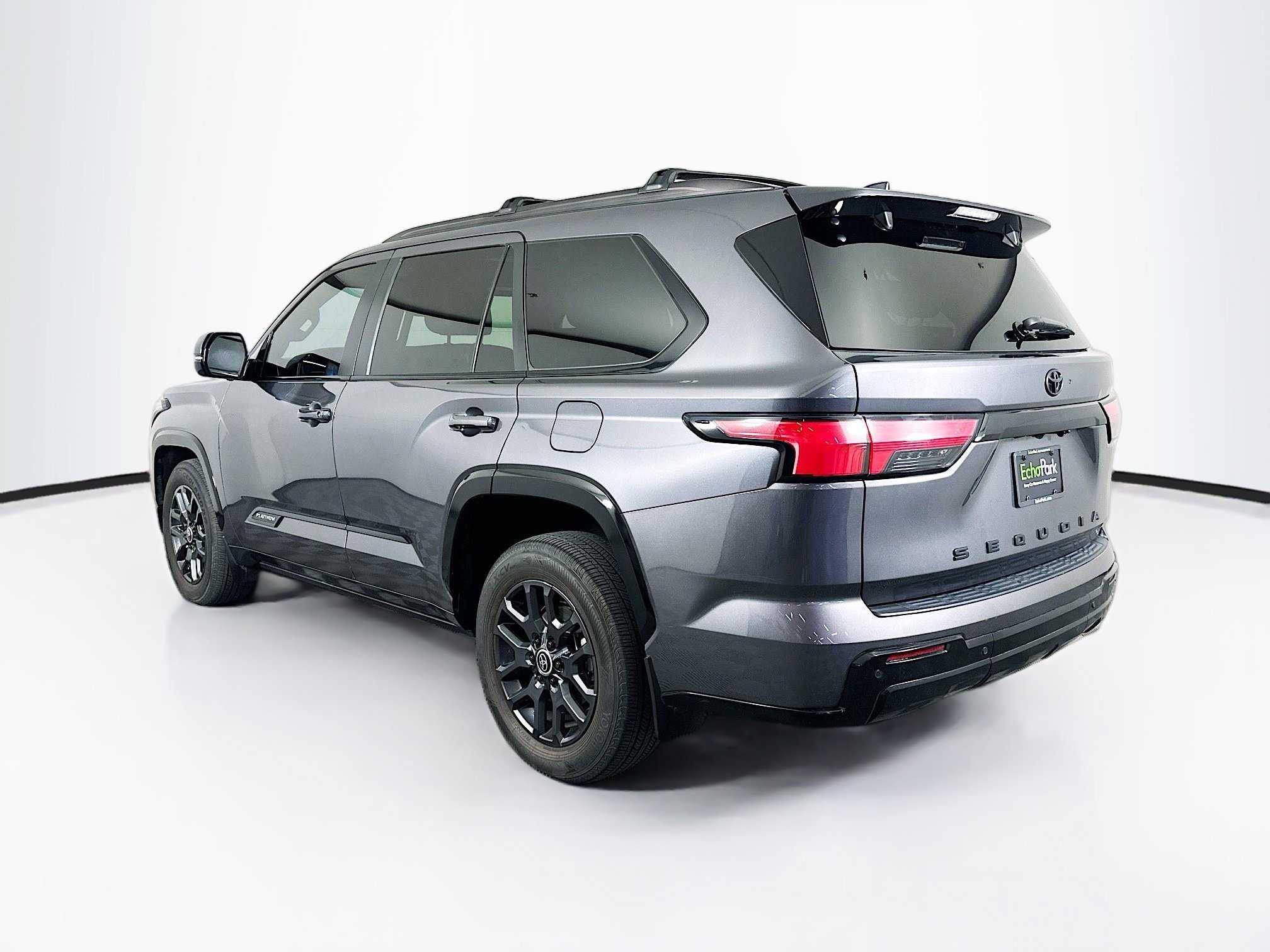 Used 2024 Toyota Sequoia Platinum AWD/4WD image 5