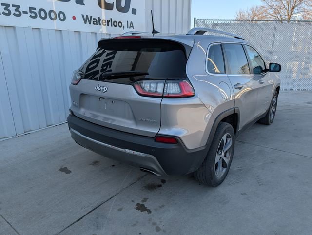 Used 2019 Jeep Cherokee Limited image 16