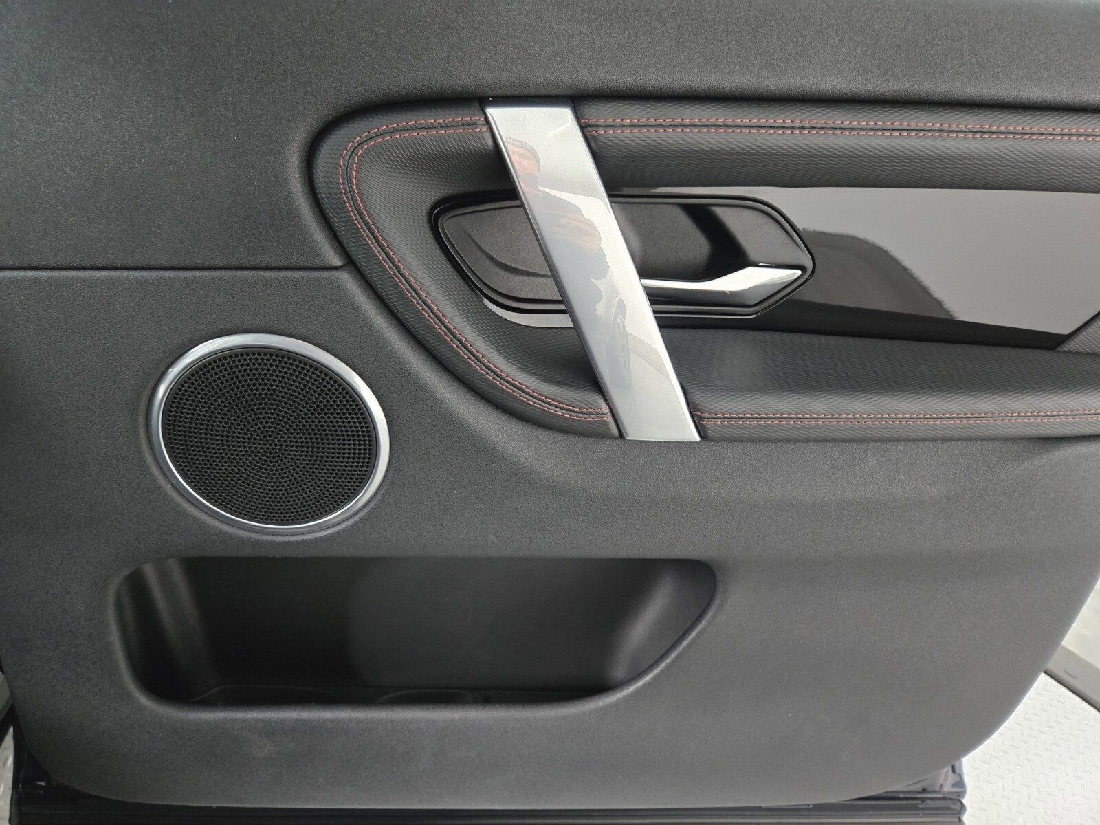 Used 2023 Land Rover Discovery Sport S R-Dynamic image 18